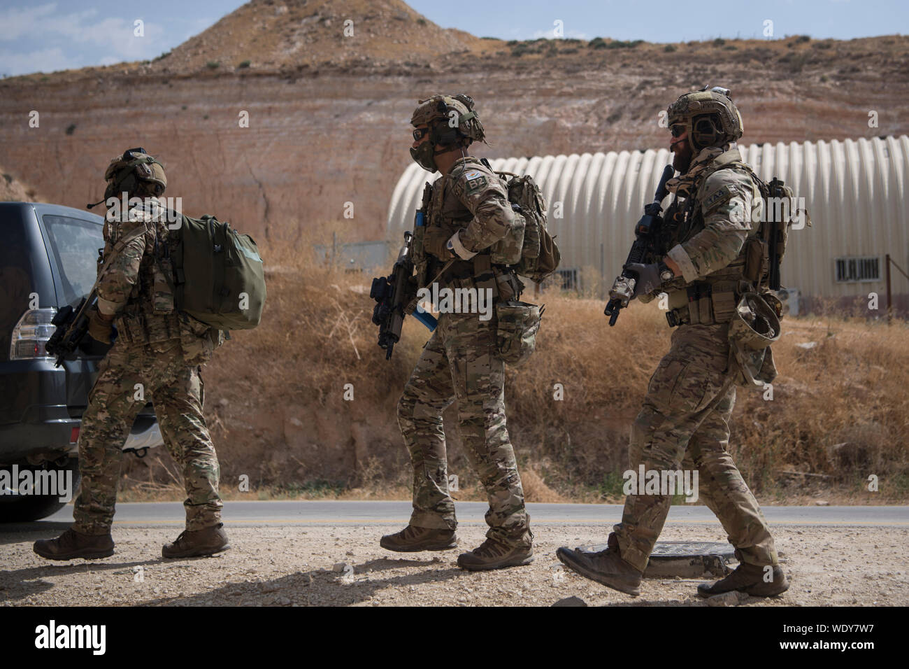 Us Air Force Special Taktik Betreiber führen eine komplette Mission Profil mit der zyprischen Nationalgarde Special Forces und die anderen alliierten Kräfte einen hohen Wert bei, die eifrig Lion 2019 an König Abdullah II Special Operations Training Center, Haschemitisches Königreich Jordanien, Aug 28, 2019 erreichen. Spezielle Taktik ist in den USA eine spezielle Operation Befehl des Tactical Air- und Ground Integration in Kraft, und die Luftwaffe Masse Kraft, führender globaler Zugriff, Precision Strike, Personal Recovery und Schlachtfeld Chirurgie Operationen auf dem Schlachtfeld. Eifrig, Lion, große US Central Command der Stockfoto