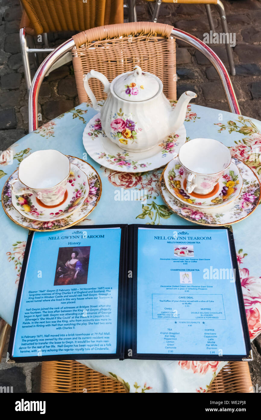 England, Berkshire, Windsor, Nell Gwynn Teestube, Tee und Sahne Kaffee Menü Stockfoto
