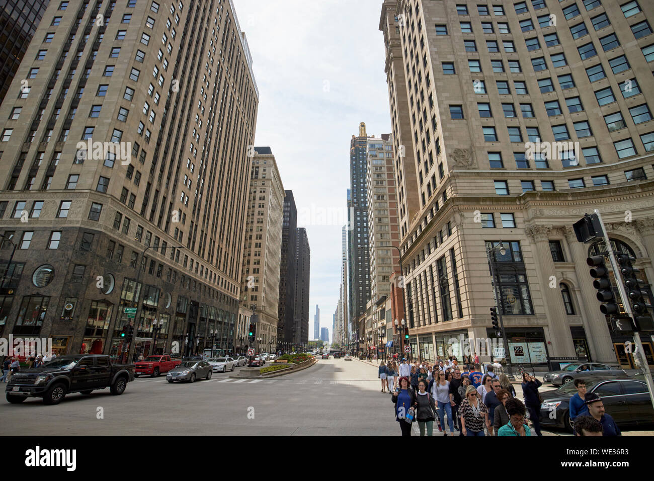 Auf der Suche North Michigan Avenue von der dusable bridge Chicago Illinois Vereinigte Staaten von Amerika Stockfoto