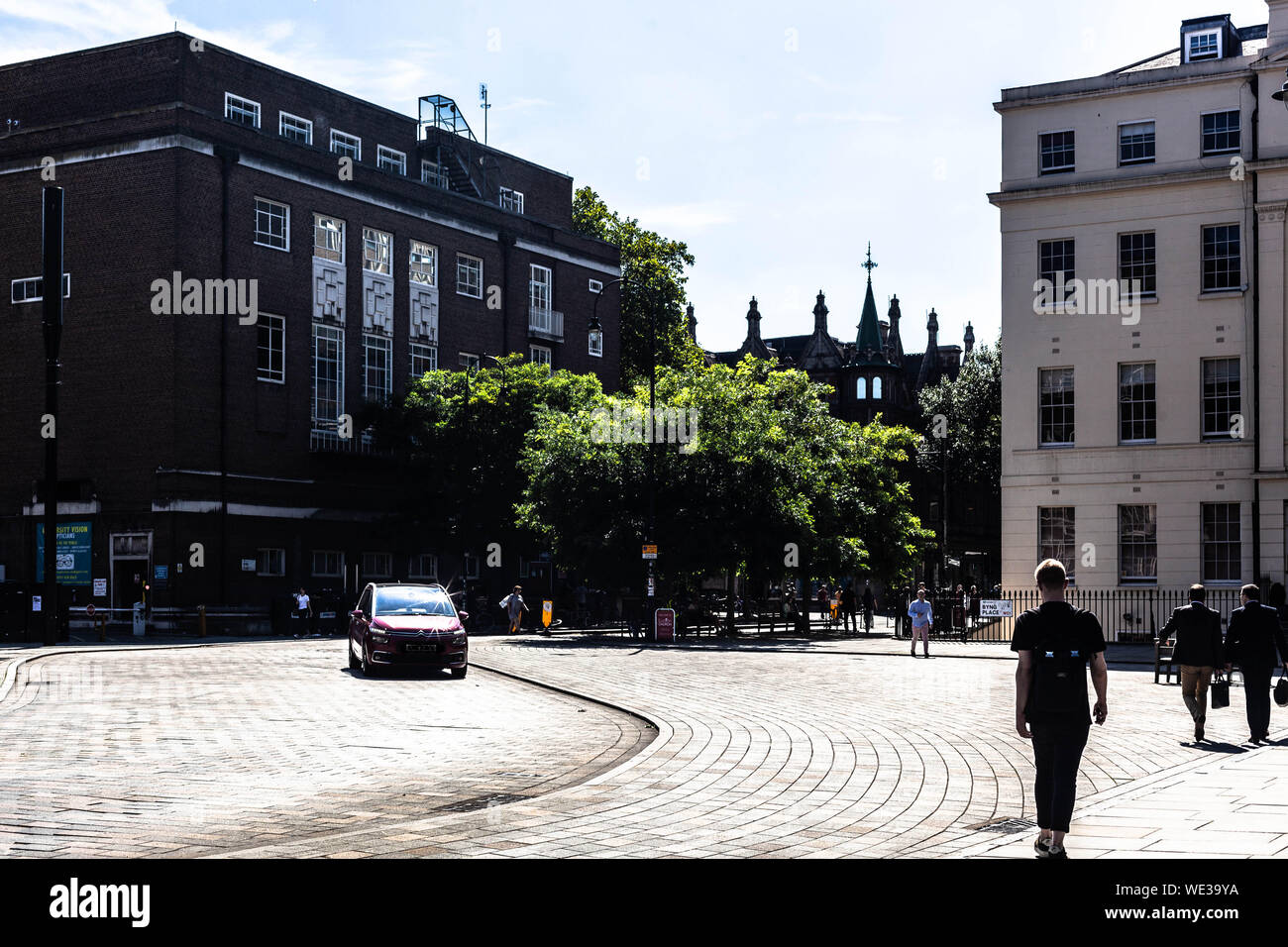 Street Scene auf Byng Place, Holborn, London WC 1, England, UK. Stockfoto