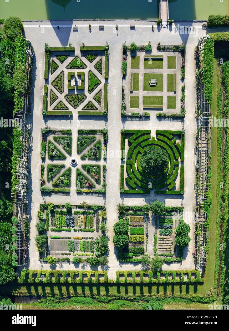 Frankreich, Loiret, Chilleurs Aux Bois, Schloss Chamerolles, obligatorische Angabe: Chateau de Chamerolles, im Besitz des Departement Loiret (Luftbild) Stockfoto