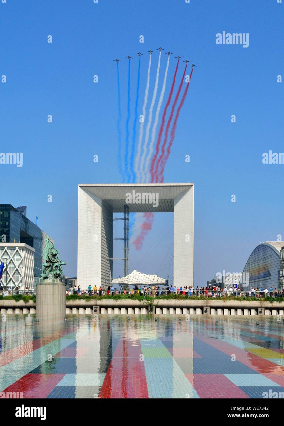 Frankreich, Hauts de Seine, Vorort von Paris, La Défense, Puteaux, 14. Juli, Nationaler Tag, la Grande Arche (große Bogen) durch den Architekten Otto von spreckelsen Stockfoto