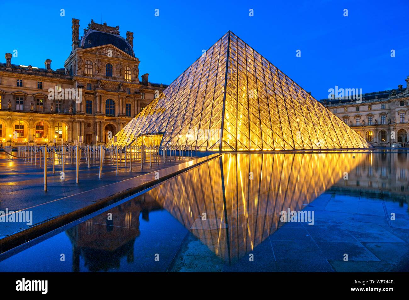 Frankreich, Paris, Bereich als Weltkulturerbe von der UNESCO, dem Louvre Museum, Louvre Pyramiden aufgeführt von dem Architekten Ieoh Ming Pei Stockfoto