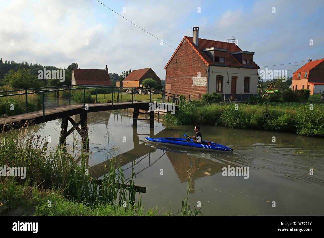 Frankreich, Nord-Pas-de-Calais", Saint Omer, Kayaker, Spaziergänge in der Marsh Audomarois Stockfoto