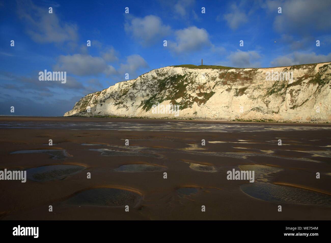 Frankreich, Nord-Pas-de-Calais", Escalles, Spaziergang am Strand von Cap Blanc Nez Stockfoto