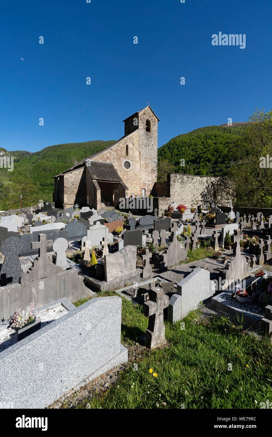 Frankreich, Pyrenees Atlantiques, Baskenland, Haute Soule Tal, Sainte Engrace, die romanische Kirche mit dem gleichen Namen, die im Jahr 1085 gegründet durch die Abtei von Leyre in Navarra Stockfoto