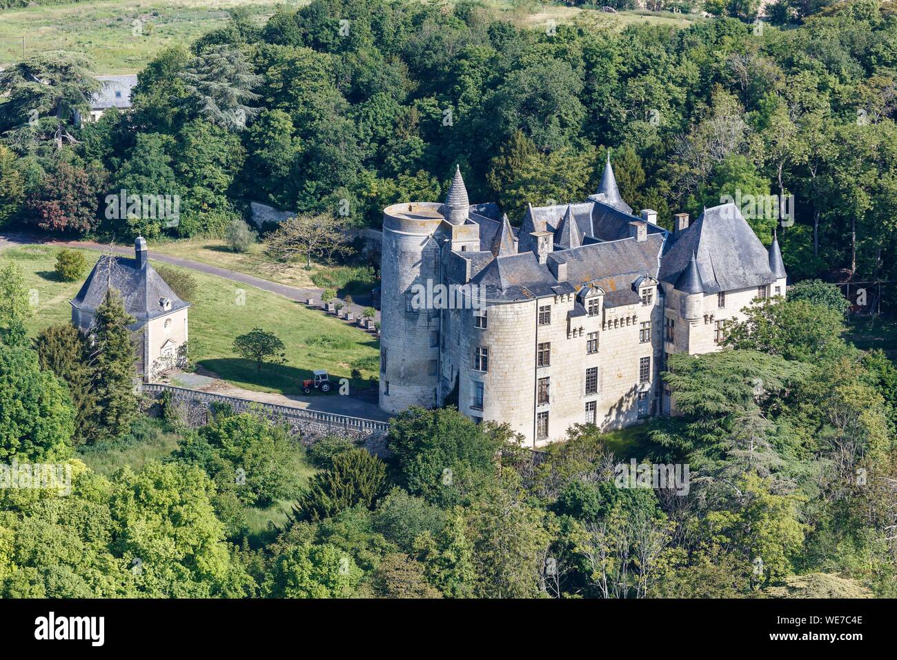 Frankreich, Maine et Loire, Brissac Loire Aubance, Coutures, Montsabert Schloss (Luftbild) Stockfoto