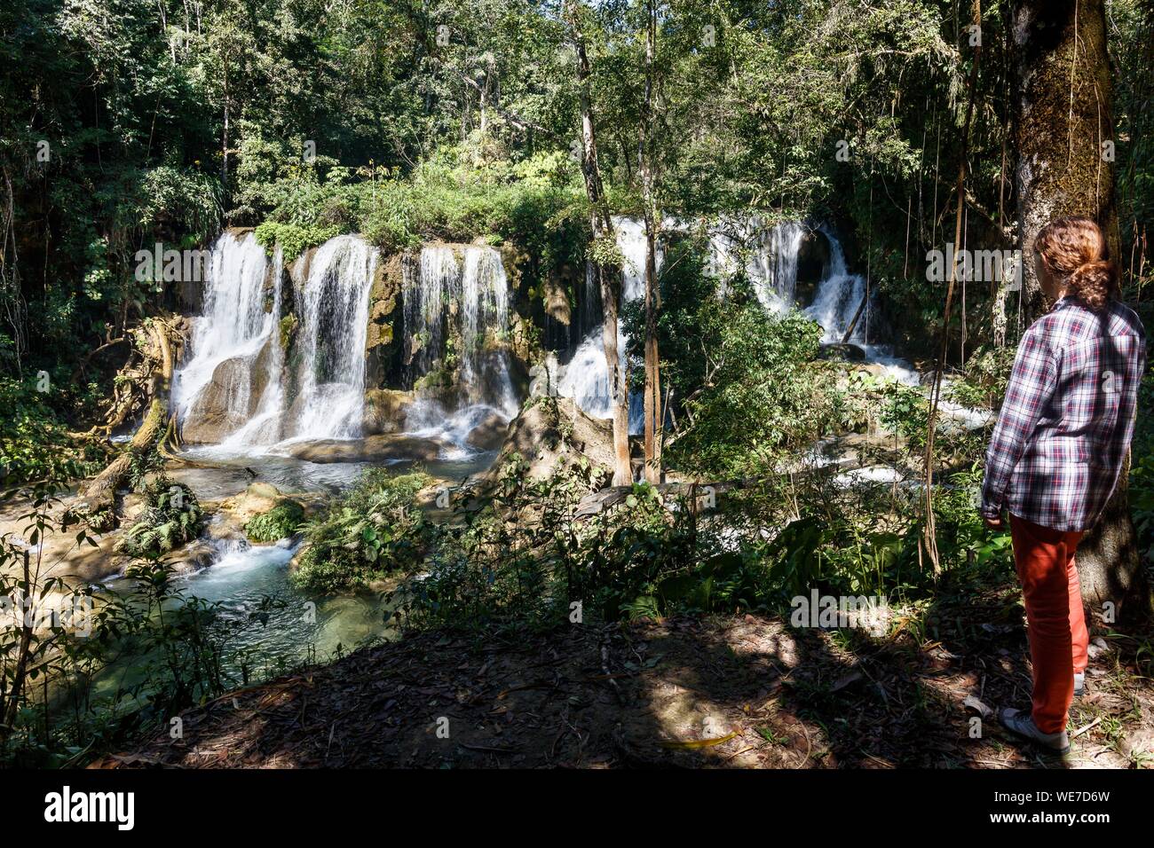 Mexiko, Chiapas, Lacanja Chansayab, Sak Nok Wasserfall Stockfoto