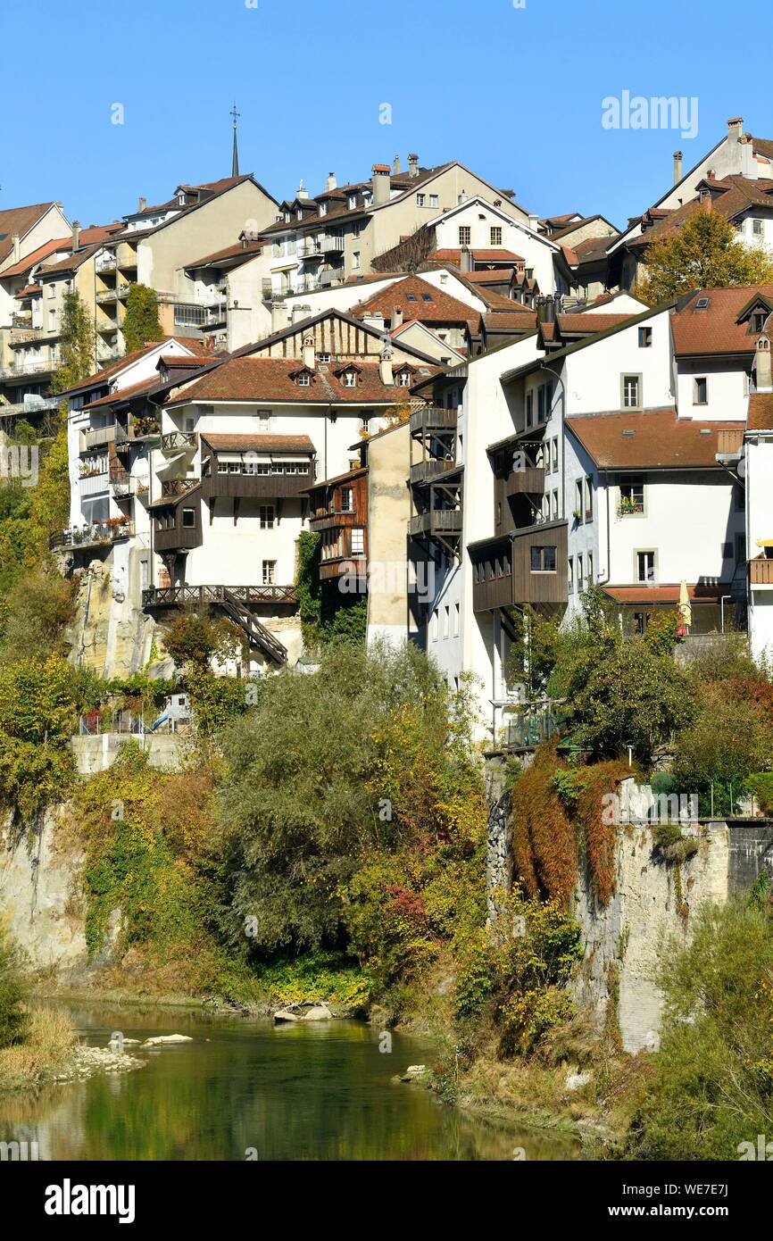 Schweiz, Kanton Freiburg, Fribourg, untere Stadt, Saane Sarine River (Fluss) Banken Stockfoto