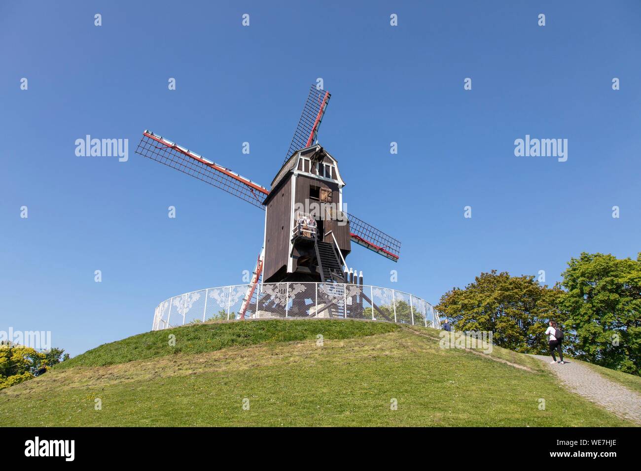 Belgien, Westflandern, Brügge, Saint-Jean Holz- Mühle mit rotierenden Körpers dating von 1770 für die Öffentlichkeit zugänglich Stockfoto