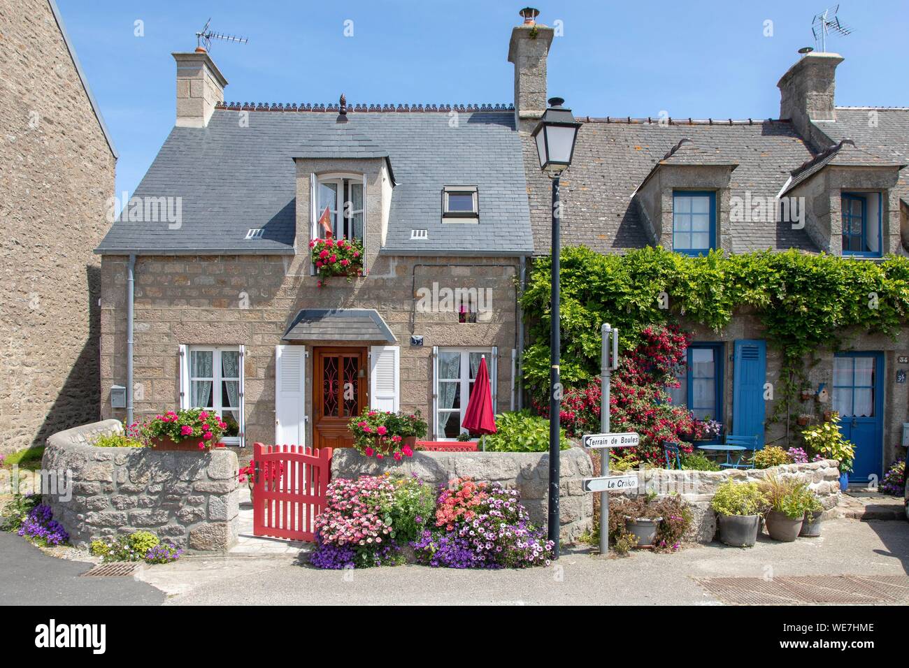 Frankreich, Manche, Barfleur, "Les Plus beaux villages de France (Schönste Dörfer Frankreichs), lokale Häusern aus Granit Stockfoto