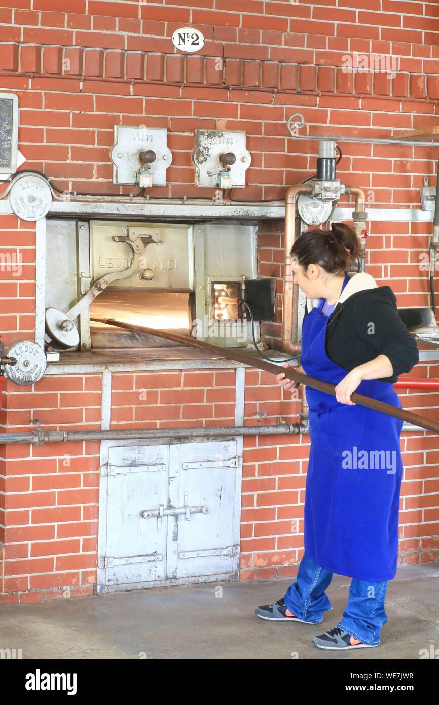 Frankreich, Tarn, Carmaux, keksfabrik Deymier (1921 gegründet), backen Kekse gebrüht (duftenden Teig mit Anis und in Wasser gekocht und dann im Ofen) Stockfoto