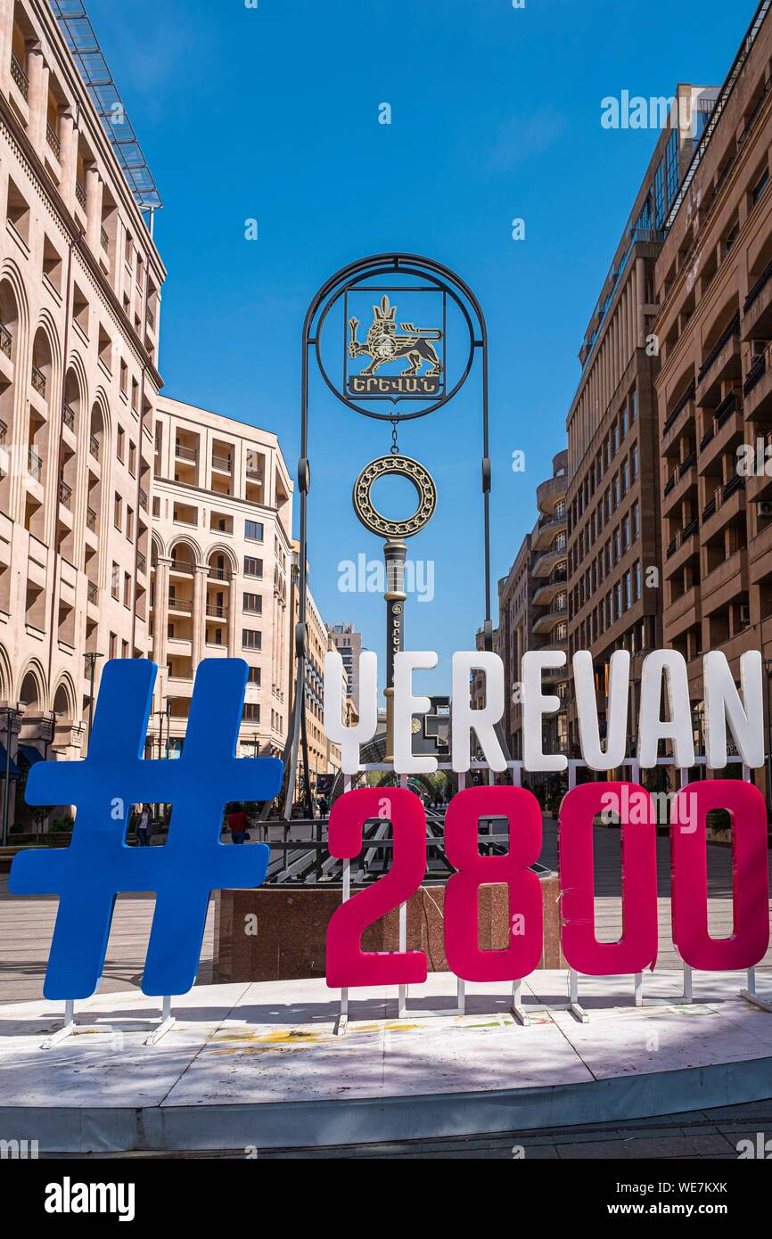 Armenien, Yerevan, Northern Avenue, Fußgängerzone und Einkaufsstraße im Stadtzentrum, Oktober 2018 markiert den 2800. Jahrestag der Gründung von Eriwan Stockfoto
