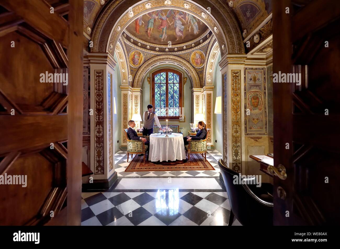 Italien, Toskana, Florenz, ein UNESCO Weltkulturerbe, Palazzo della Gherardesca, 5 Sterne palace Four Seasons Hotel Firenze, ein romantisches Abendessen in der Kapelle der Kardinal Stockfoto