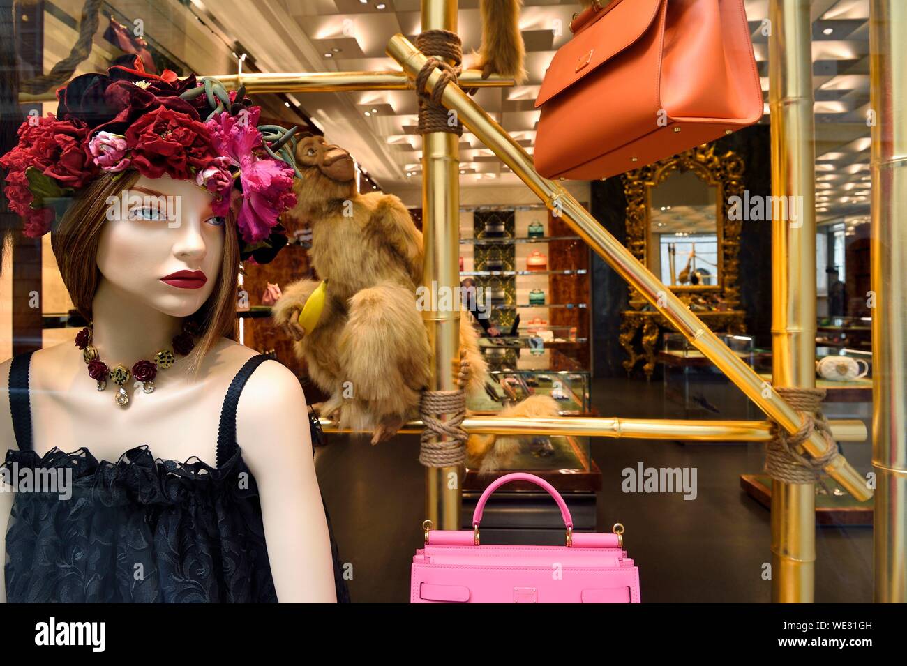 Italien, Lombardei, Mailand, Mode Viereck (Quadrilatero della moda), Dolce & Gabbana Luxus Boutique Via Monte Napoleone Stockfoto