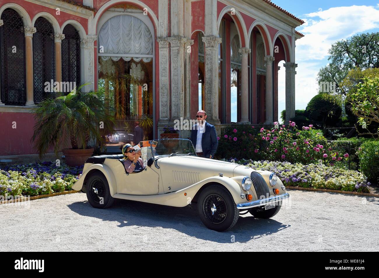 Frankreich, Alpes Maritimes, Saint Jean Cap Ferrat, Morgan Roadster 4/4 Oldtimer vor der Villa Ephrussi de Rothschild Stockfoto