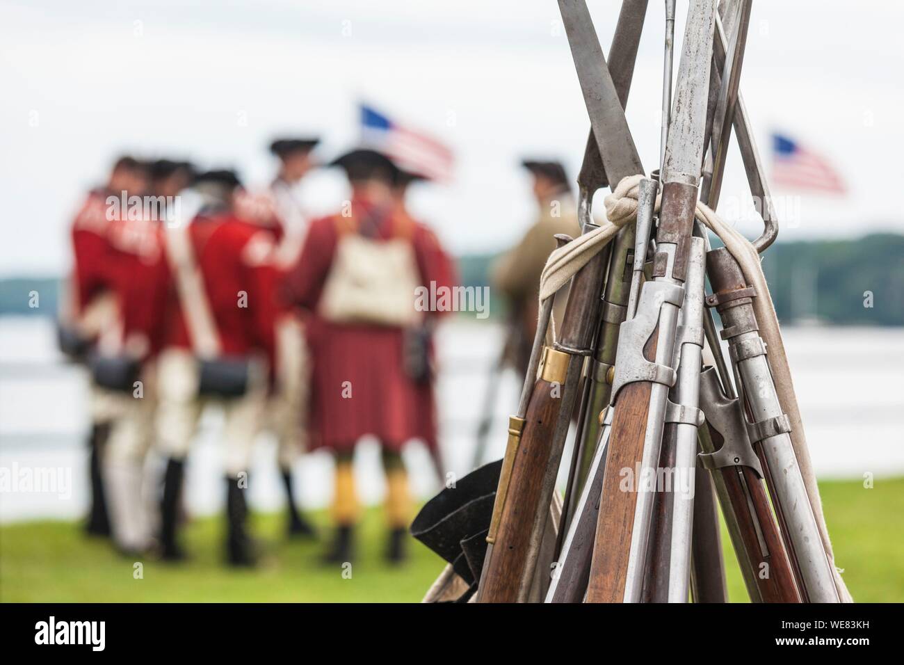 United States, New England, Massachusetts, Cape Ann, Gloucester, Re-enactors der Schlacht von Gloucester, August 8-9, 1775, Schlacht, überzeugt die Amerikaner von der Notwendigkeit der Schaffung eines amerikanischen Marine gegen die Briten zu kämpfen, Amerikanischer Unabhängigkeitskrieg - ära Musketen Stockfoto