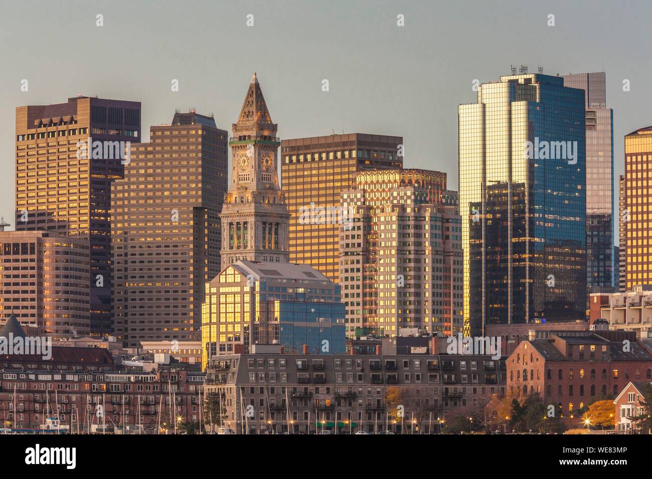 United States, New England, Massachusetts, Boston, Skyline von Boston Harbor, Dawn Stockfoto