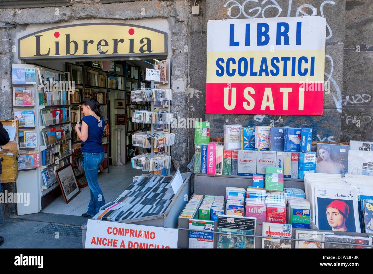 Italien, Kampanien, Neapel, historischen Zentrum als Weltkulturerbe von der UNESCO, der Piazza Dante, Buchmarkt Stockfoto