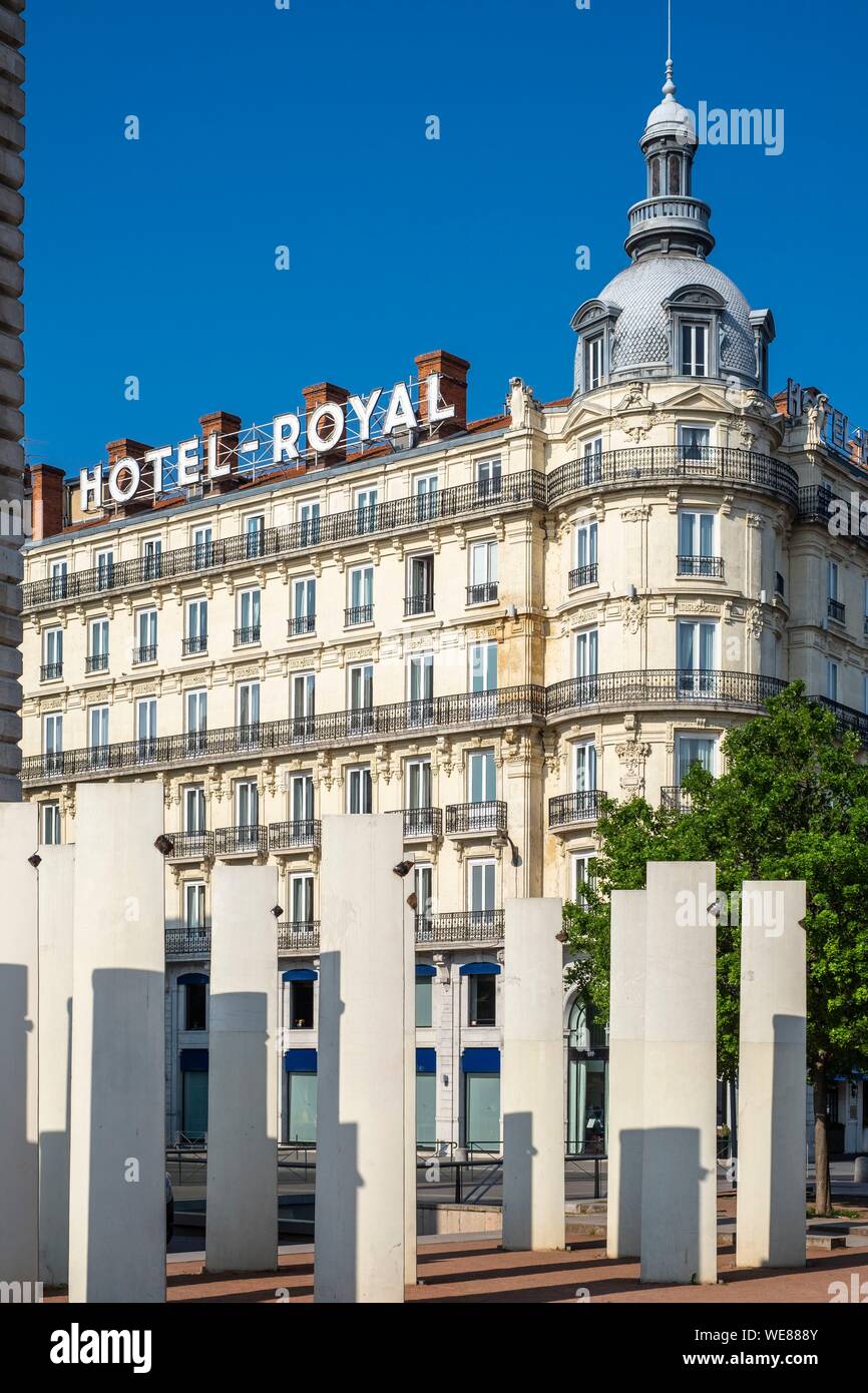 Frankreich, Rhone, Lyon, Altstadt als UNESCO-Weltkulturerbe, La Presqu'île, Antonin Poncet Square, dem Gedenktag des Genozids an den Armeniern und Le Royal Lyon MGallery von Sofitel 5 sterne hotel aufgeführt Stockfoto