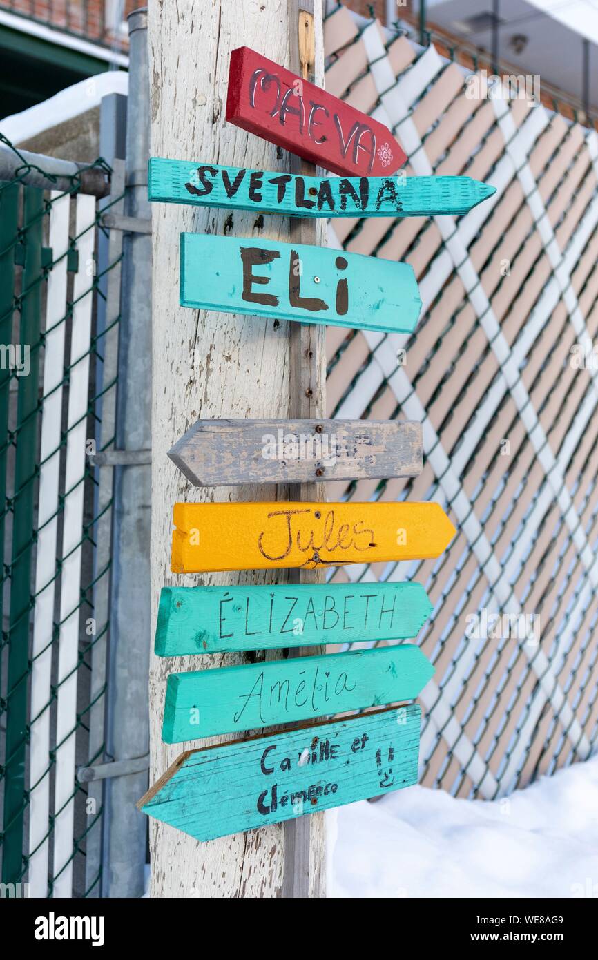 Kanada, in der Provinz Quebec, Montreal, die villeray Nachbarschaft, die grüne Gasse La Gesicht versteckt Straße, die Anwesenheit von Kindern durch ein Schild gekennzeichnet, eine Initiative, die Kindern ermöglicht, ein Gefühl der Zugehörigkeit zu den Ort und die Umgebung zu entwickeln. Stockfoto