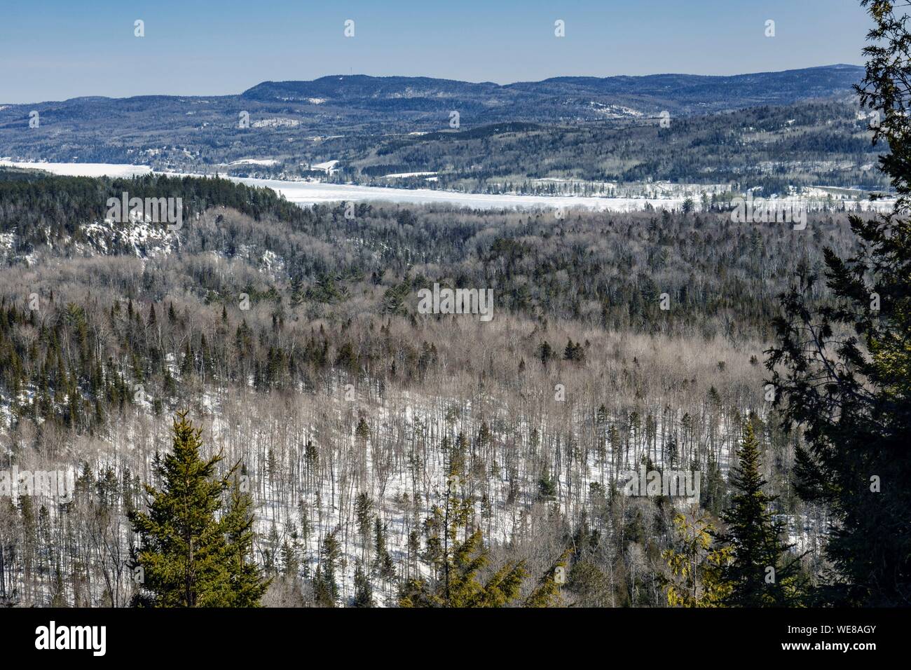 Kanada, Quebec Provinz, Mauricie region, Shawinigan und Umgebung, Mauricie Nationalpark, Winter wandern, Blick auf das Tal und den Fluss Saint-Maurice Stockfoto