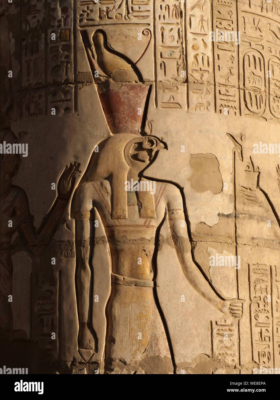 Ägypten, Ägypten, das Niltal, Flachrelief in Kom Ombo Tempel, der dem Krokodil - vorangegangen Gott Sobek geweiht Stockfoto