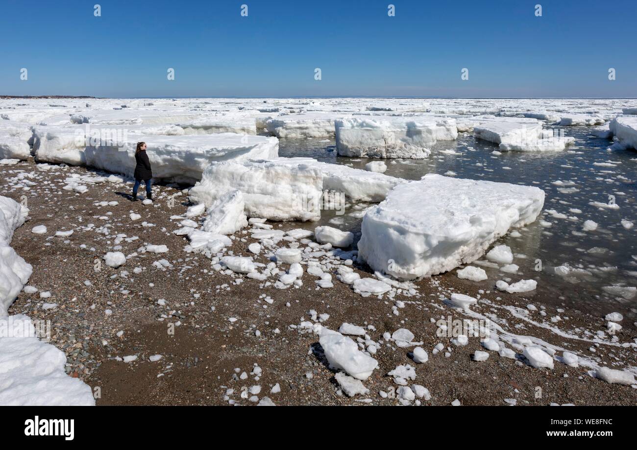 Kanada, Provinz New Brunswick, Chaleur Region, Chaleur Bay, Beresford Strand im Frühling schmilzt Eis Stockfoto