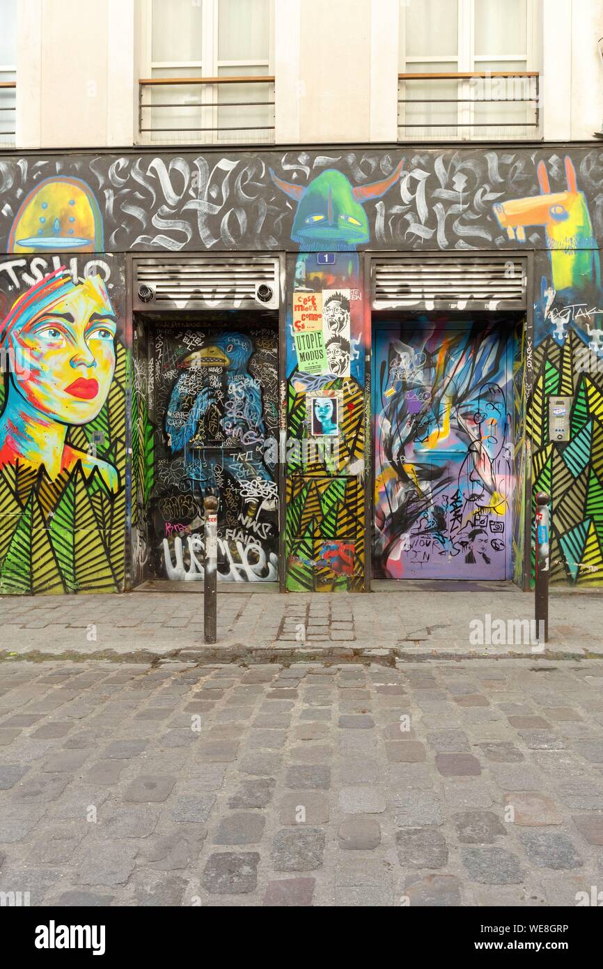 Frankreich, Paris, Street Art, Graffitis und Wandmalereien in der Rue Denoyez Stockfoto