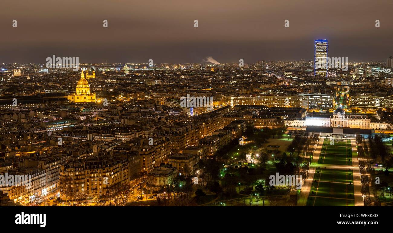 Frankreich, Paris (75), klassifiziert als UNESCO-Weltkulturerbe, allgemeine Ansicht bei Nacht von Champ-de-Mars vom Eiffelturm Stockfoto