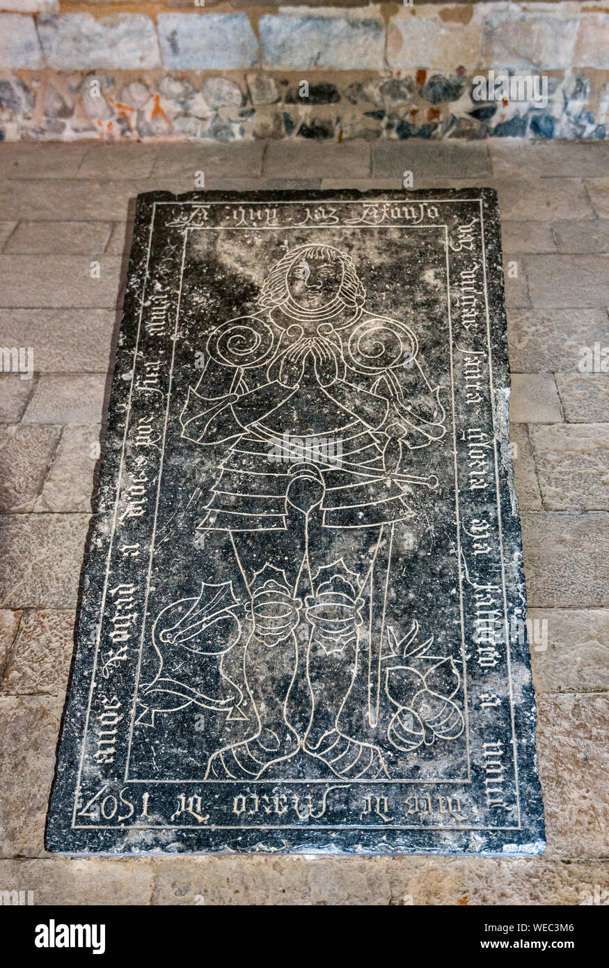 16. jahrhundert Grabstein an der Kathedrale in der Altstadt von Beja, Baixo Alentejo, Portugal Stockfoto