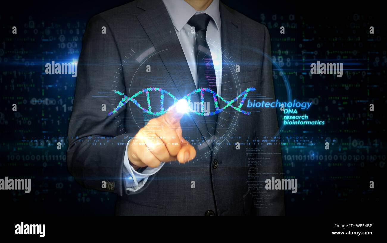 Ein Geschäftsmann im Anzug Touchscreen mit Biotechnologie DNA-Helix Hologramm. Mann mit Hand auf virtuelle Darstellung der Schnittstelle. Bioinformatik, Wissenschaft, biol Stockfoto