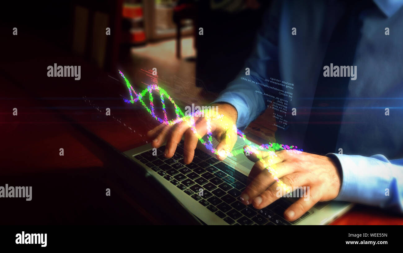 Man tippt auf Laptop mit Biotechnologie und der DNA-Helix Hologramm-Bildschirm über die Tastatur. Bioinformatik, der Wissenschaft, der Biologie, Chemie und Forschung Konzept. Stockfoto