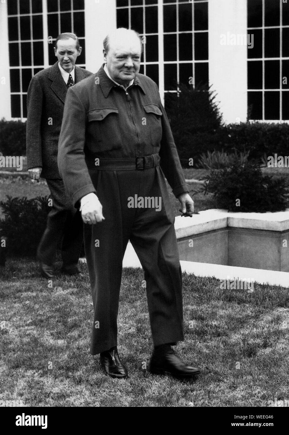 Winston Churchill tragen Iren Anzug sein Markenzeichen' im Weißen Haus Garten. Dezember 1941 Stockfoto