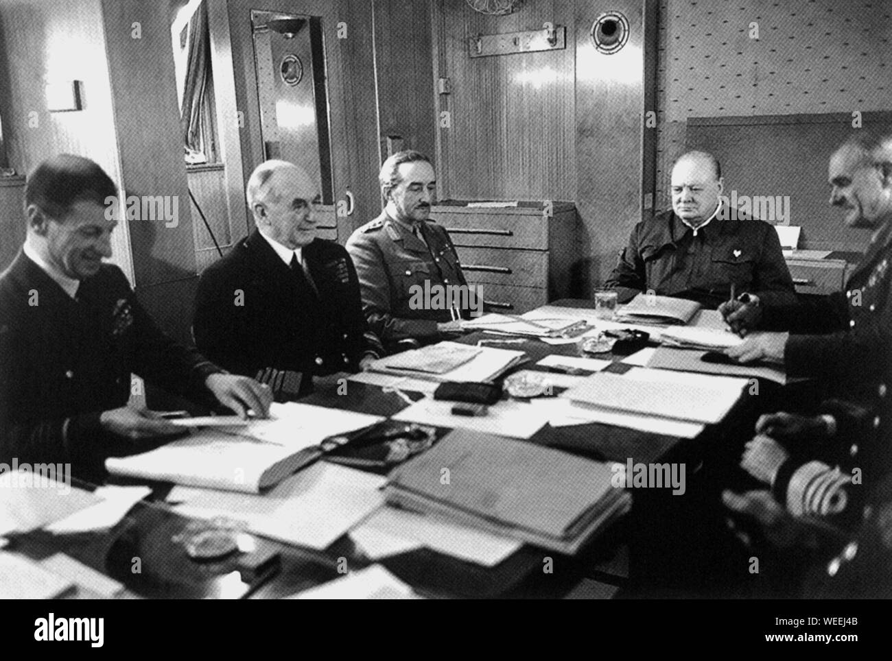 Churchill reist auf dem Seeweg in die USA, um Präs. Roosevelt L-R, Charles Portal, Dudley Pound, C.I. G.S., Alan Brooke, WSC, Archibald Wavell zu treffen. Mai 1943 Stockfoto