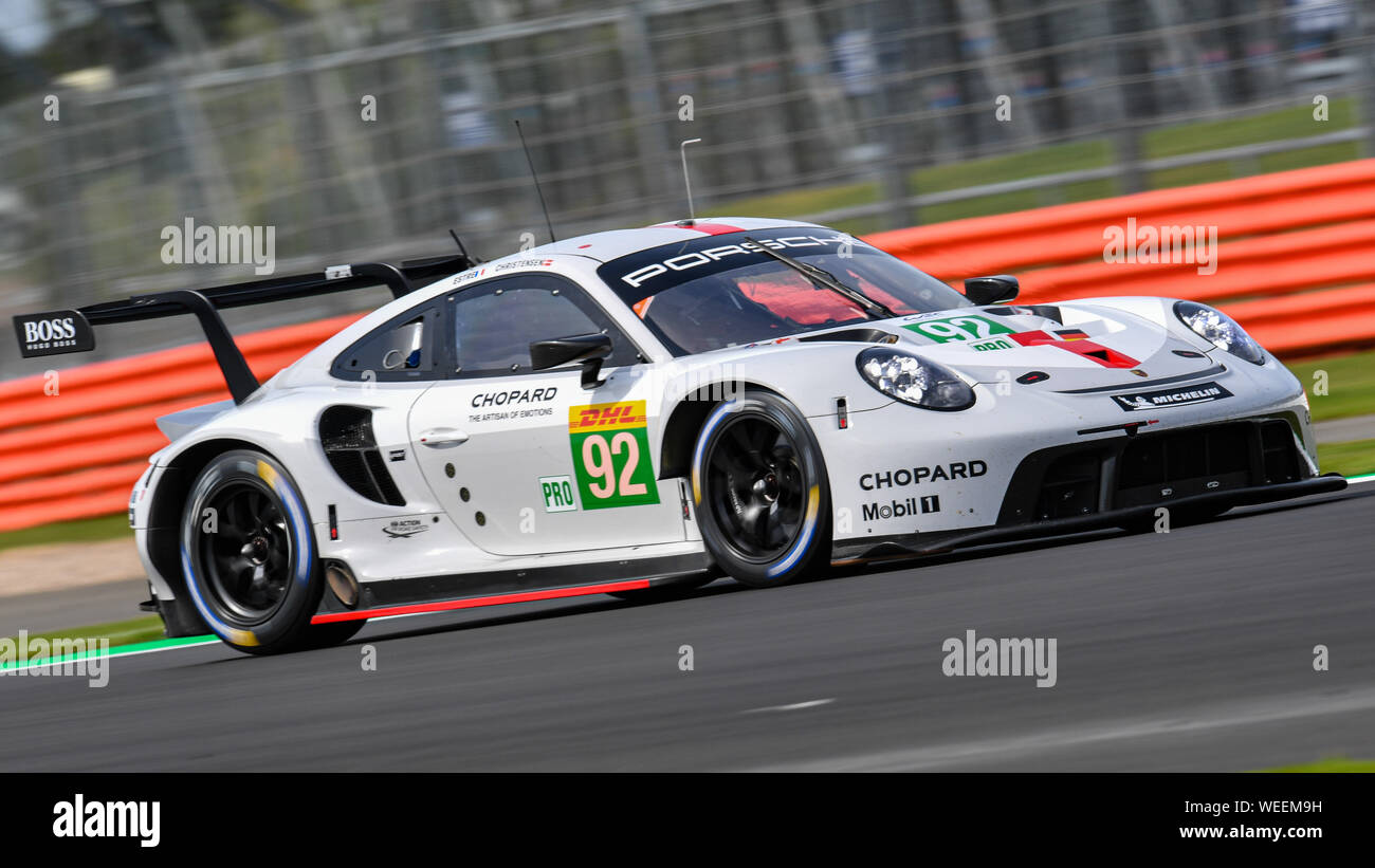 TOWCESTER, VEREINIGTES KÖNIGREICH. 30 Aug, 2019. PORSCHE GT TEAM (DEU) - Porsche 911 RSR - 19: Michael Christensen (DNK)/Kevin Estre (FRA) während der Freien Praxis 1 der FIA World Endurance Championship mit 4 Stunden Silverstone Silverstone Circuit am Freitag, August 30, 2019 in TOWCESTER, ENGLAND. Credit: Taka G Wu/Alamy leben Nachrichten Stockfoto