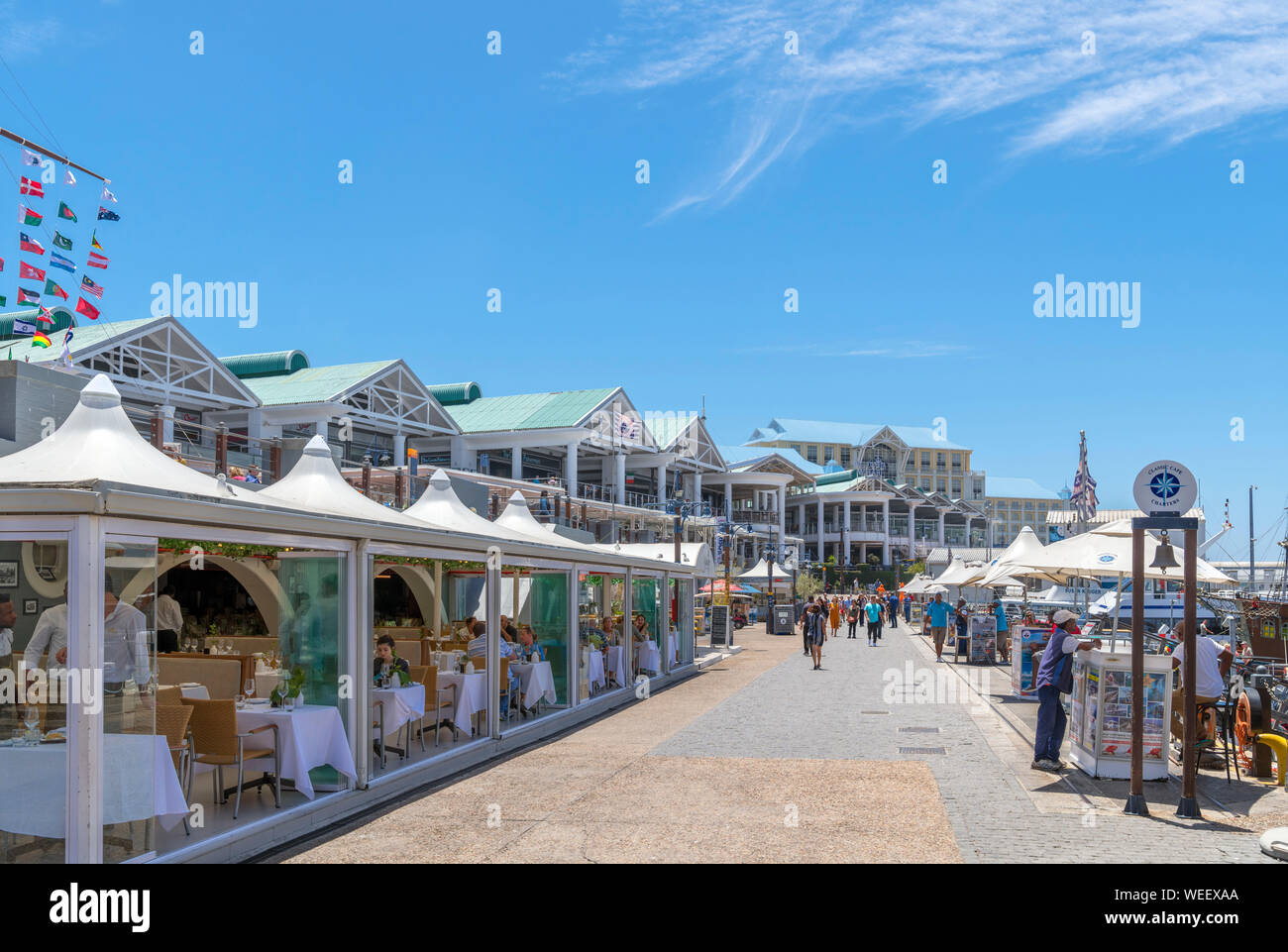 Geschäfte und Restaurants an der V&A Waterfront, Cape Town, Western Cape, Südafrika Stockfoto