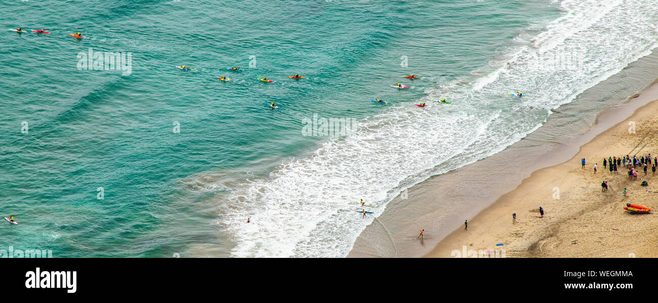 Tauranga, Neuseeland. Surf-Wettbewerb - Vogelperspektive Stockfoto