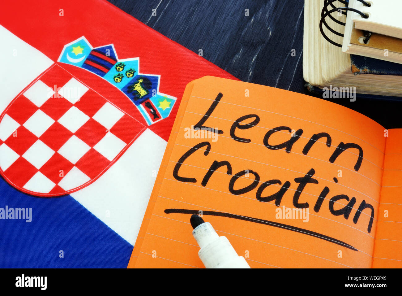 Lernen Sie Kroatisch Zeichen und Flagge. Stockfoto
