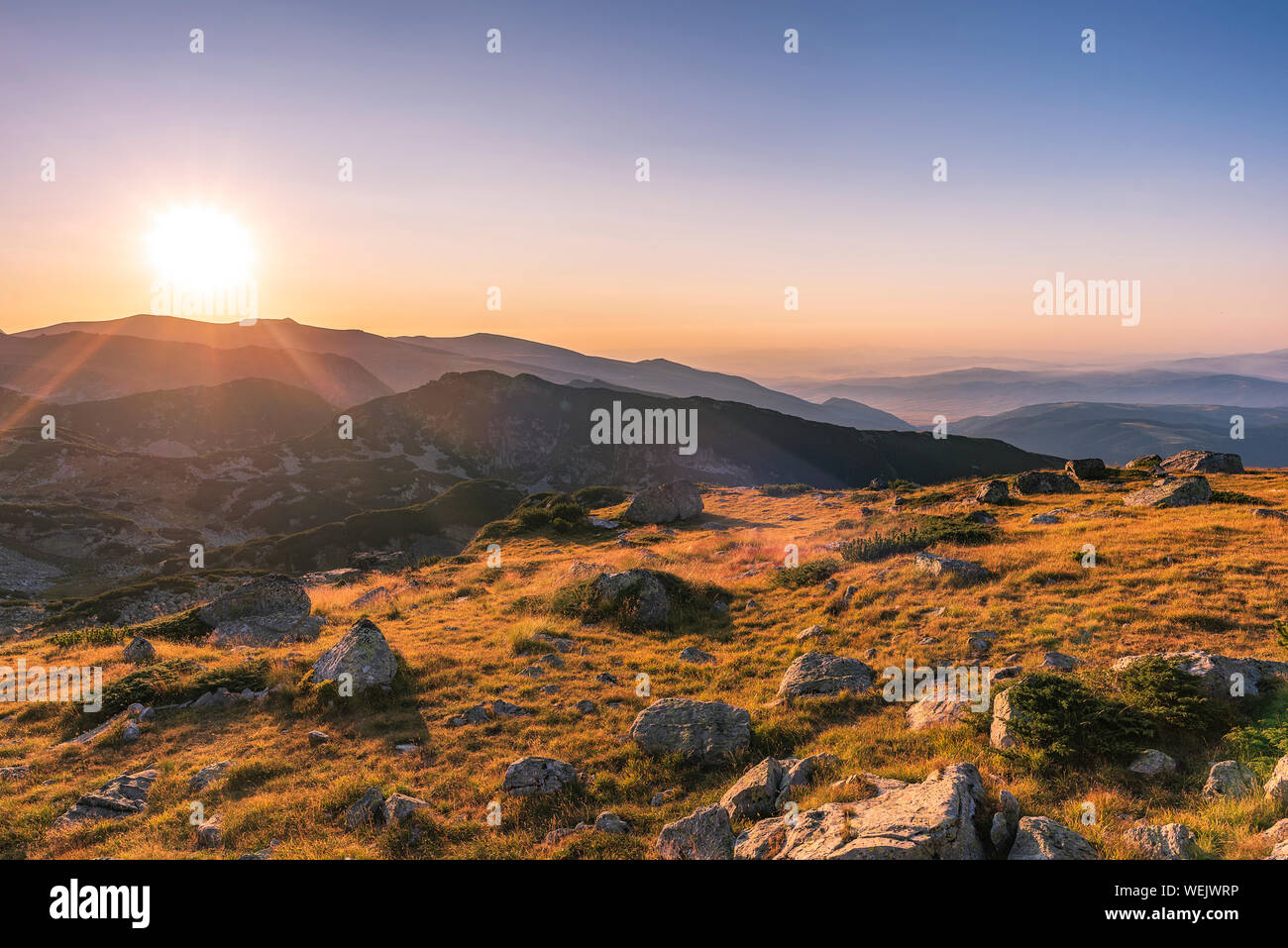 Panoramablick auf die Landschaft von Rila Mountain National Park, Malyovitsa Region. Bulgarien Stockfoto