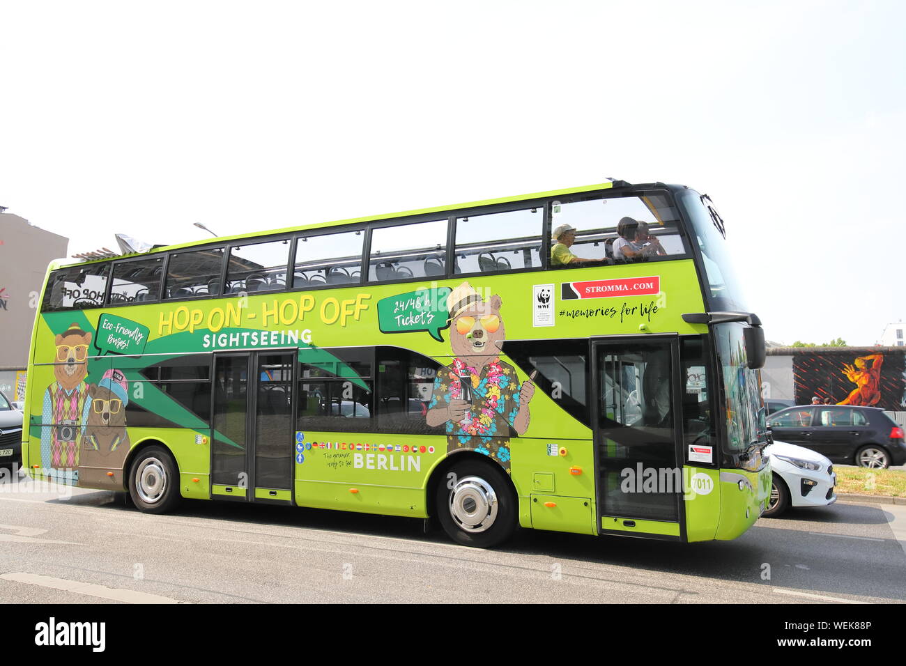Die Menschen reisen von Touristen bus Berlin Deutschland Stockfoto