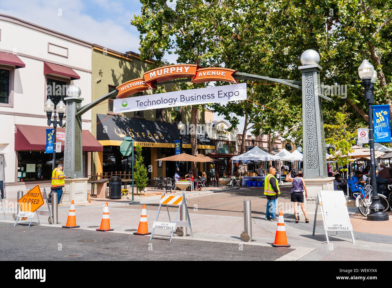 August 29, 2019 Sunnyvale/CA/USA - Eingang zum 'Technology Business Expo" auf dem Downtown Historic Murphy Avenue statt, präsentiert Produkte cre Stockfoto