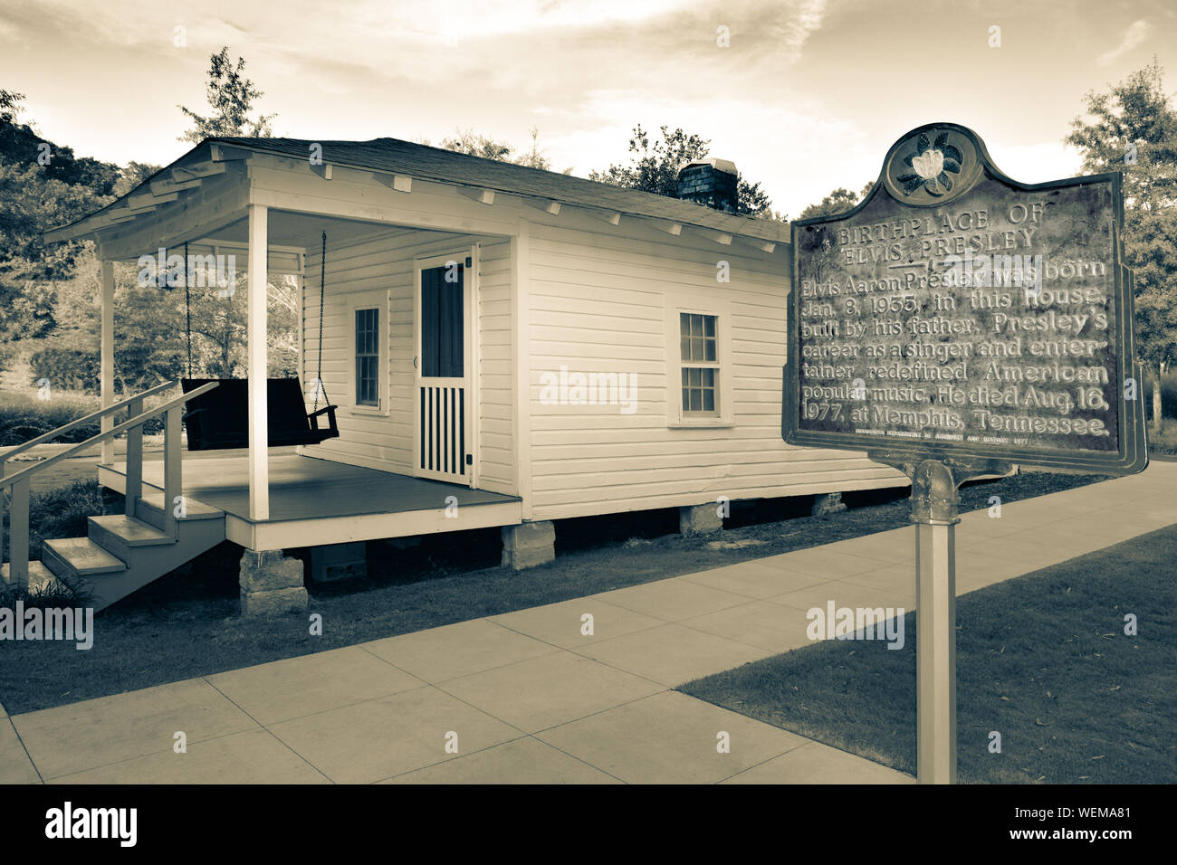 Der Geburtsort von Elvis Presley 1935 in Tupelo, MS, in einem Haus von seinem Vater, mit einem historischen Markierung auf dem Gelände der Elvis museum in MS gebaut Stockfoto