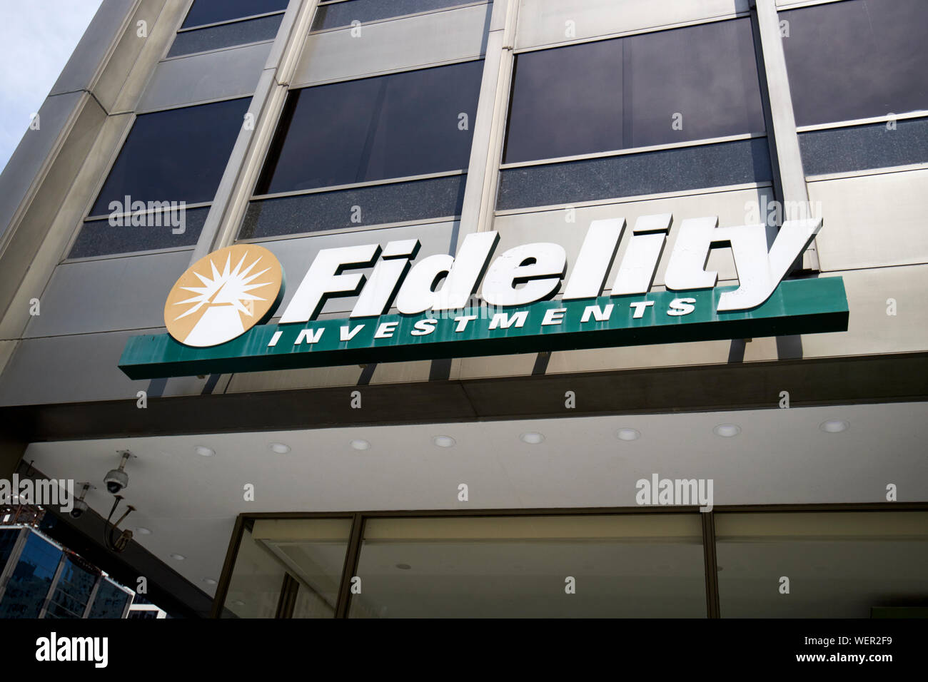 Fidelity Investments Logo auf Gebäude in Chicago, Illinois, Vereinigte Staaten von Amerika Stockfoto