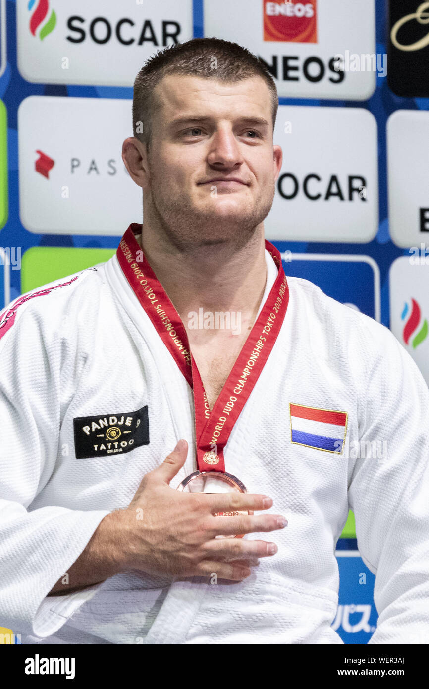 Tokio, Japan. 30 Aug, 2019. Bronze Medaillenträger Michael Korrel der Niederlande stellt für die Kameras während der Preisverleihung der Männer -100 kg Kategorie World Judo Championships Tokyo 2019 im Nippon Budokan. Die Welt Judo Championships Tokyo 2019 wird vom 25. August bis 1. September statt. Credit: Rodrigo Reyes Marin/ZUMA Draht/Alamy leben Nachrichten Stockfoto