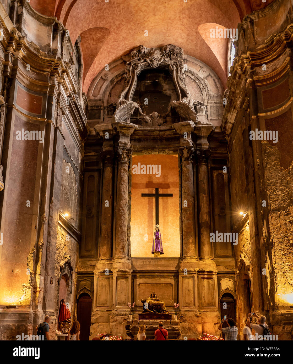 Interieur in Sao Domingos Kirche in Lissabon, im Feuer 1959 beschädigt Stockfoto