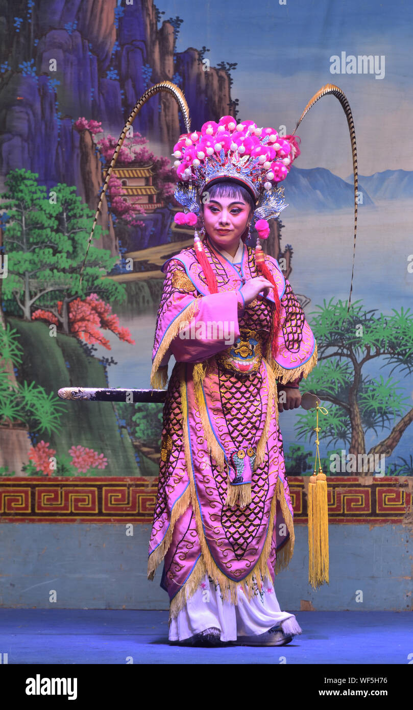 Eine Generallin in der traditionellen chinesischen Oper, Hongkong Stockfoto