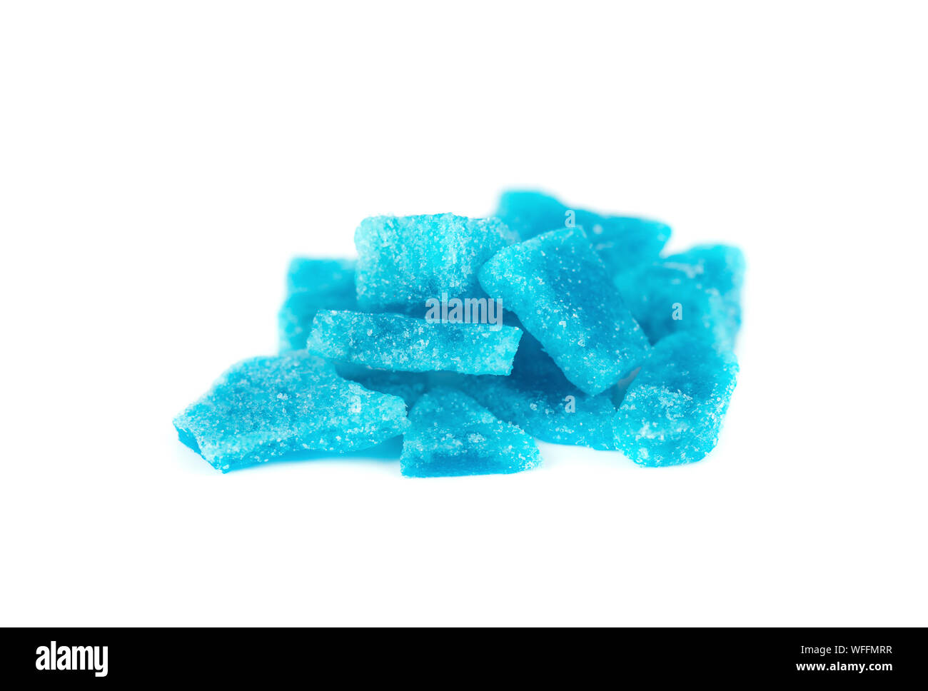 Blue Crystal methamphetamine auf weißem Hintergrund. Blue Ice, Badesalz, Droge. Blau meth. Stockfoto