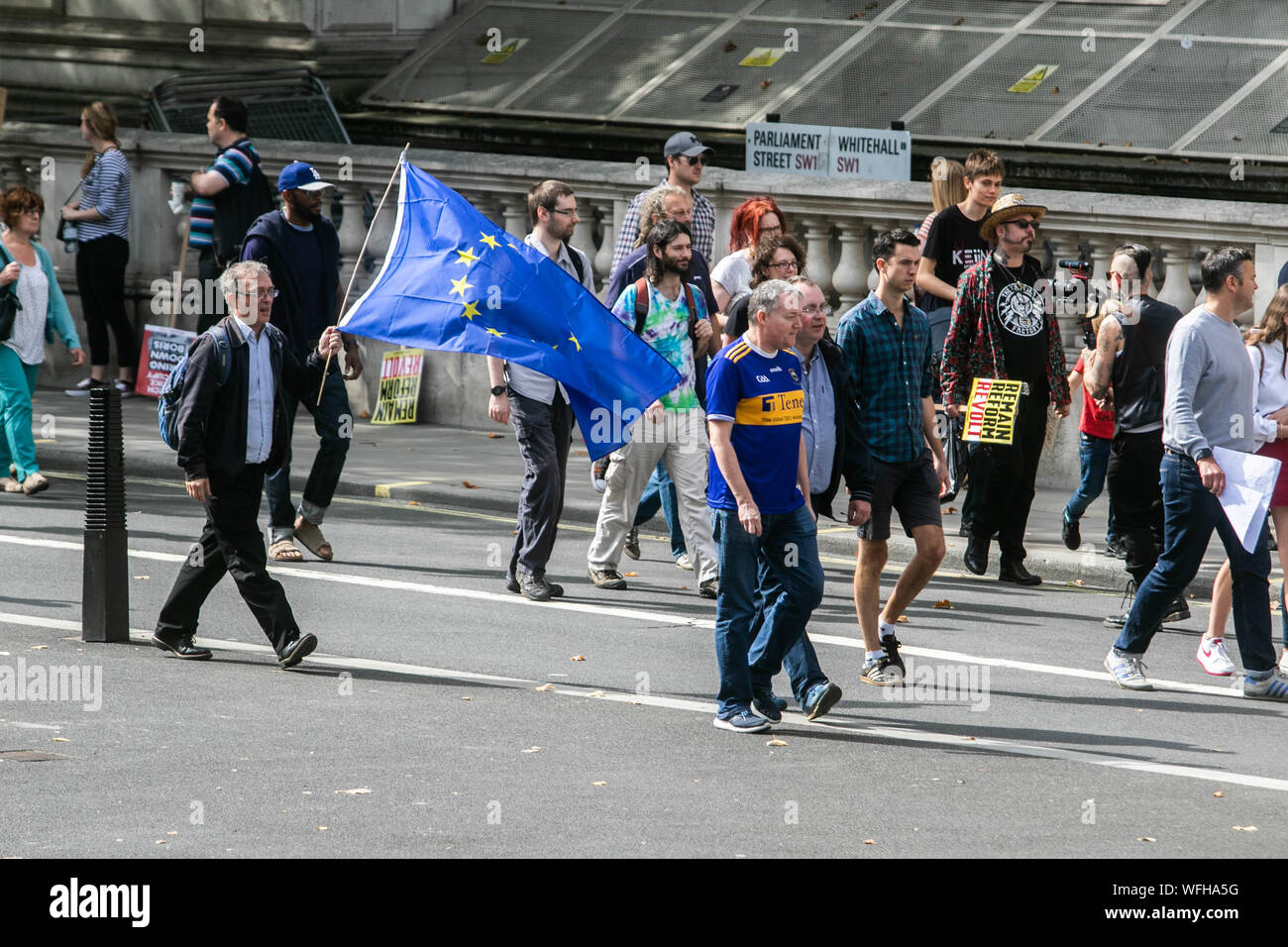 London, Großbritannien. 31. August 2019. Tausende von Pro bleiben Unterstützer und Aktivisten märz hinunter Whitehall gegen die Entscheidung der Regierung das Parlament vom 9. September bis 14. Oktober Aussetzen von Premierminister Boris Johnson Credit zu demonstrieren: Amer ghazzal/Alamy leben Nachrichten Stockfoto