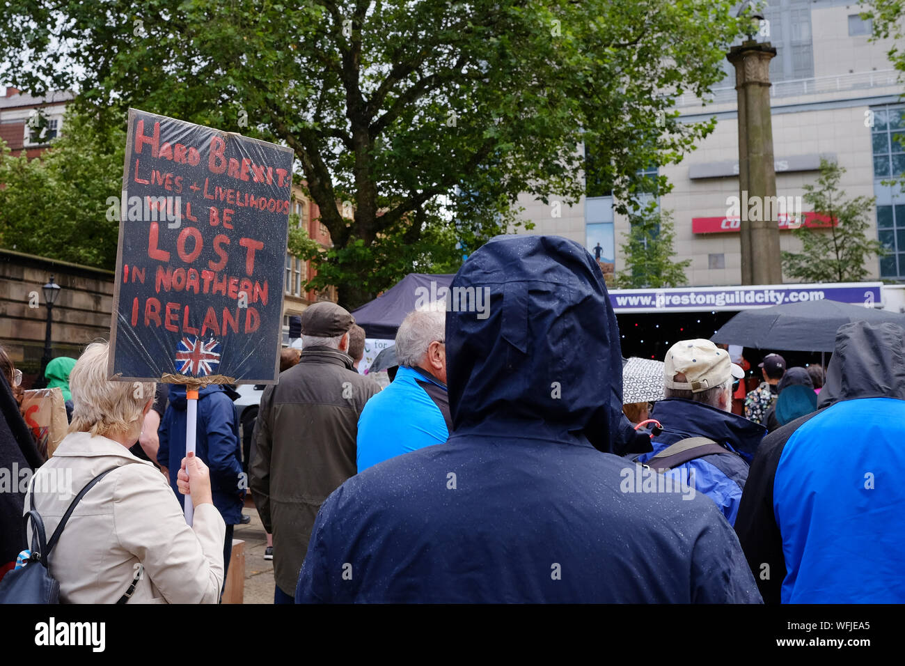 Preston GROSSBRITANNIEN. 31. August 2019. Rund 100 Personen nahmen an einem Protest gegen die proroguing des Parlaments auf die Flagge Markt im Zentrum der Stadt. Stockfoto